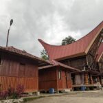 Gasebo Samping Rumah Toraja